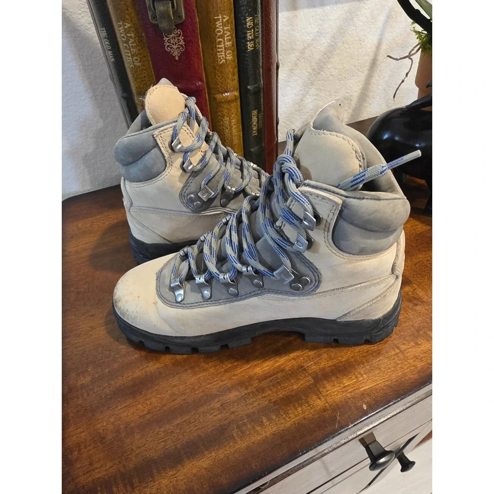 NorthFace X2  Hiking Leather Boots Size: Lady 7  Color:‎ Tan Tone